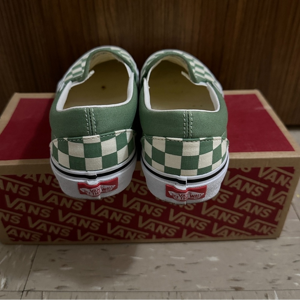 Van shoes. Size 7 in women. Green and white pattern. - Picture 2 of 5